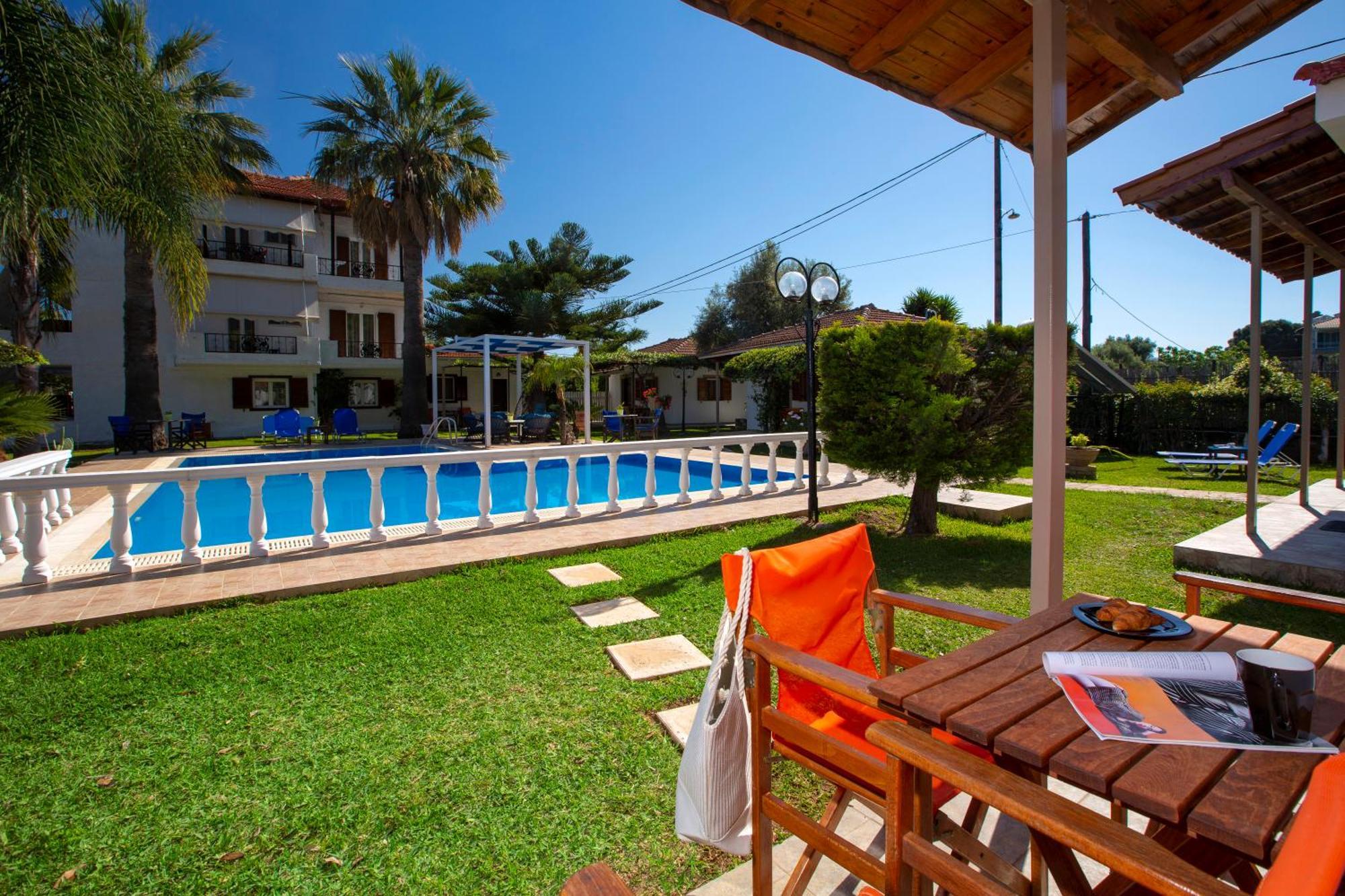 Villa Dimitris Apartments & Bungalows Frínion 외부 사진