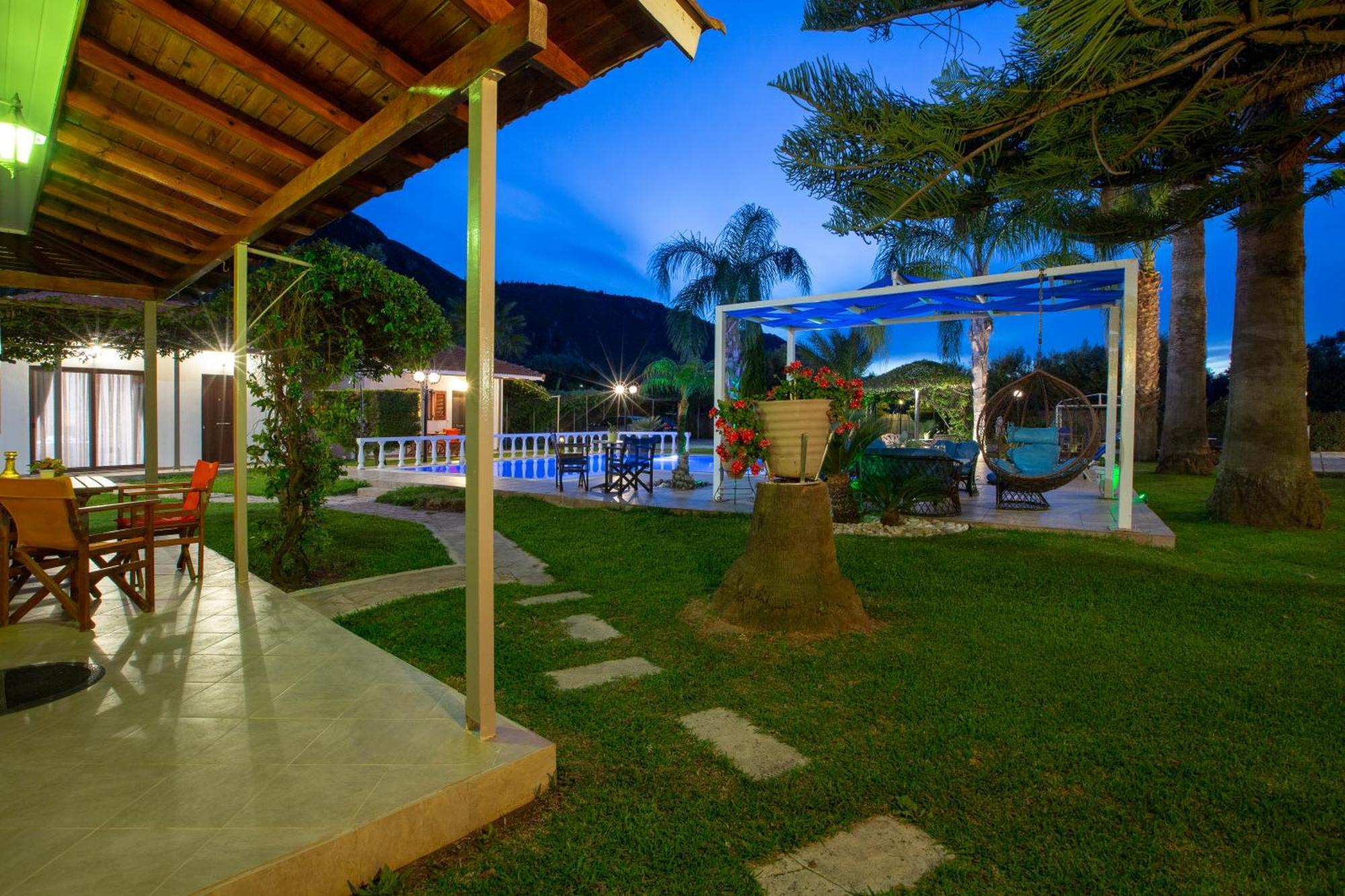 Villa Dimitris Apartments & Bungalows Frínion 외부 사진