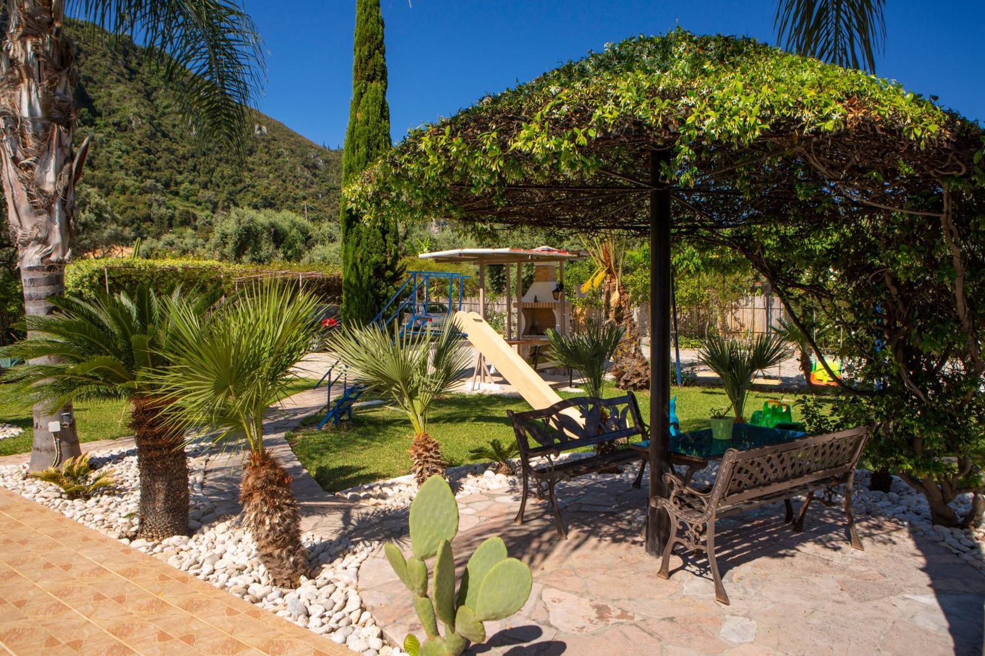 Villa Dimitris Apartments & Bungalows Frínion 외부 사진
