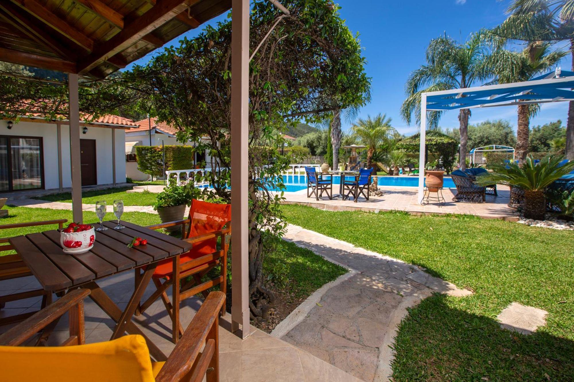 Villa Dimitris Apartments & Bungalows Frínion 외부 사진