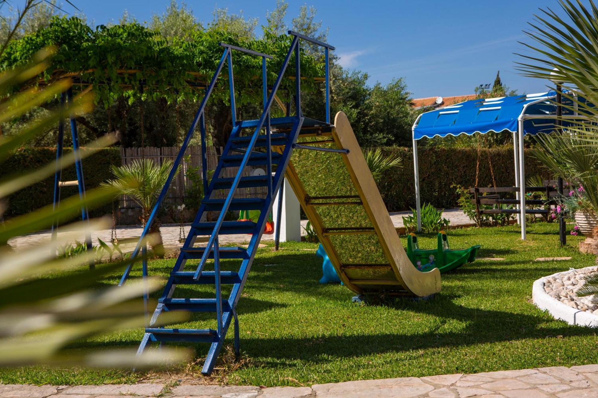 Villa Dimitris Apartments & Bungalows Frínion 외부 사진