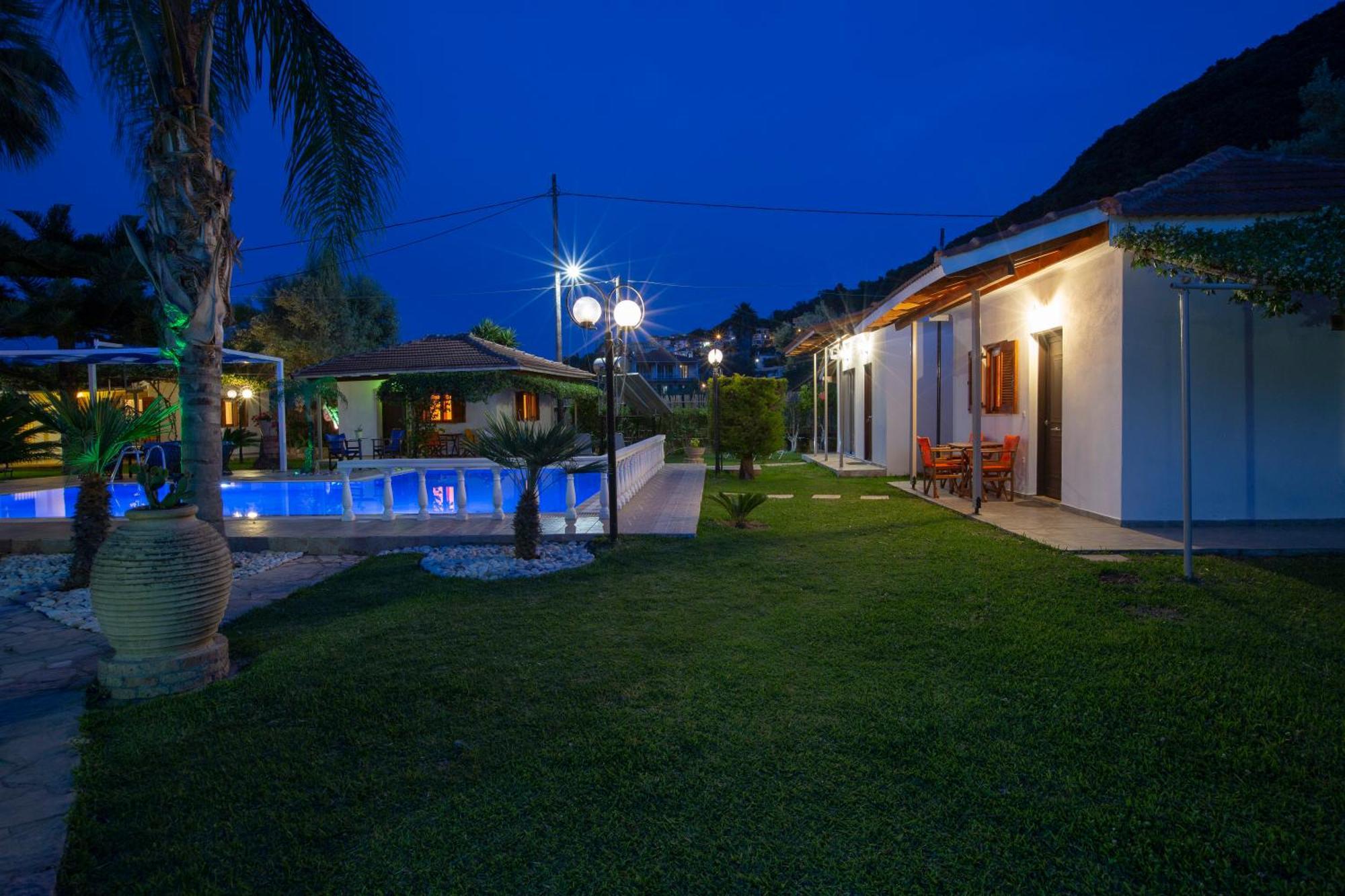 Villa Dimitris Apartments & Bungalows Frínion 외부 사진